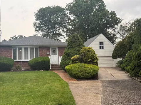 939 Steele Blvd, Baldwin, NY 11510