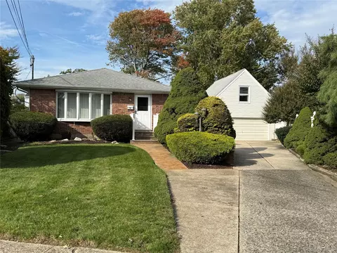 939 Steele Blvd, Baldwin, NY 11510