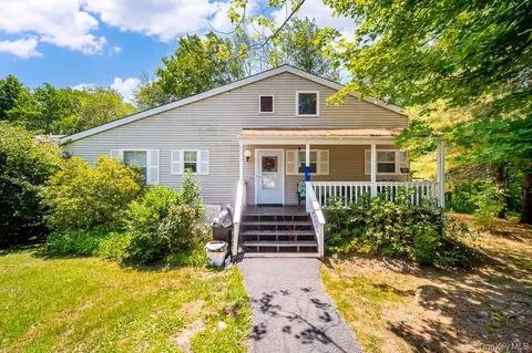 6 Racine Ct, Thompson, NY 12701