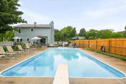 Exterior - 2 Summerset Dr, Wallkill, NY 12589 photo 2 of 17