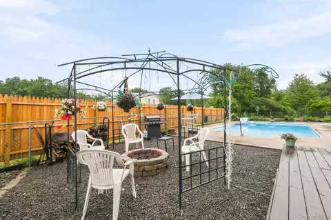 Other - 2 Summerset Dr, Wallkill, NY 12589 photo 8 of 9