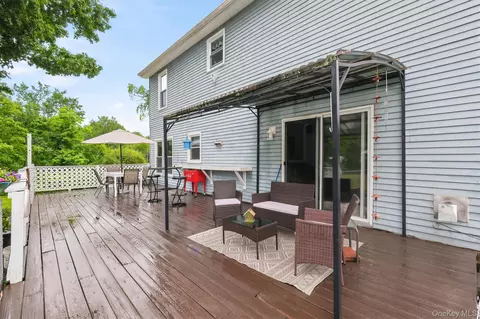Exterior - 2 Summerset Dr, Wallkill, NY 12589 photo 10 of 17