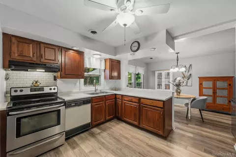 Kitchen - 2 Summerset Dr, Wallkill, NY 12589 photo 1 of 1