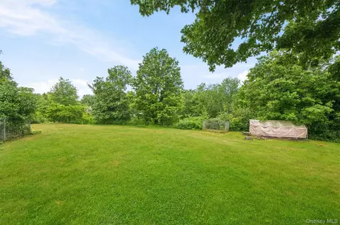 Exterior - 2 Summerset Dr, Wallkill, NY 12589 photo 12 of 17