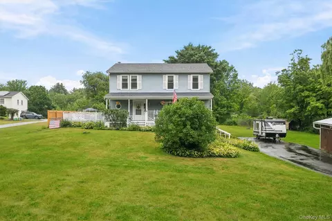 Exterior - 2 Summerset Dr, Wallkill, NY 12589 photo 13 of 17