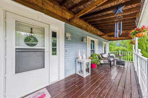 Exterior - 2 Summerset Dr, Wallkill, NY 12589 photo 3 of 17
