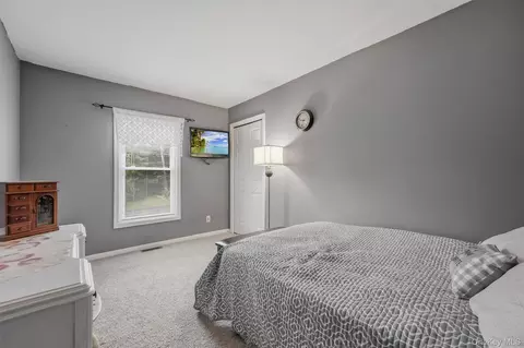 Bedroom - 2 Summerset Dr, Wallkill, NY 12589 photo 6 of 7