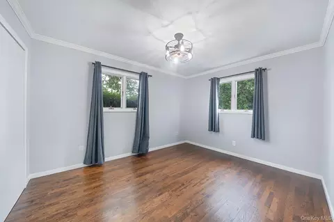 Bedroom - 18 Edi Ave, Plainview, NY 11803 photo 2 of 6