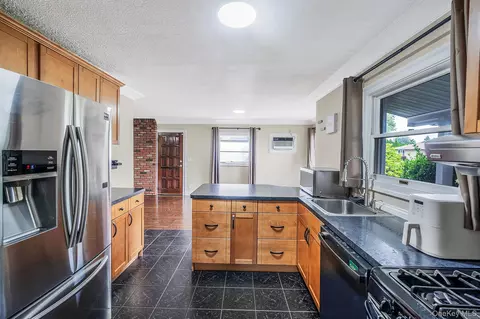 Kitchen - 18 Edi Ave, Plainview, NY 11803 photo 2 of 3