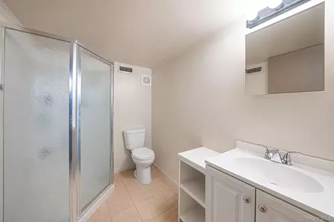 Bath - 18 Edi Ave, Plainview, NY 11803 photo 2 of 2