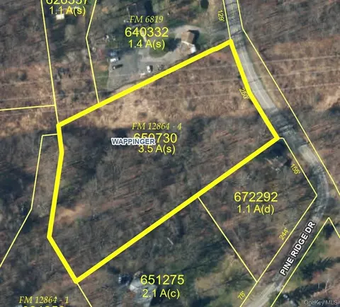 403 Pineridge Dr, Wappinger, NY 12590