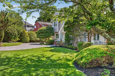 103 Soundview Dr, Rocky Point, NY 11778