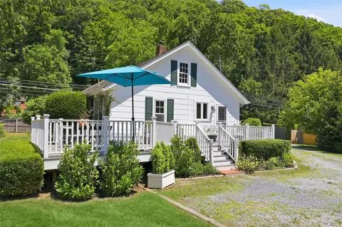 189 Pound Ridge Rd, Bedford, NY 10506