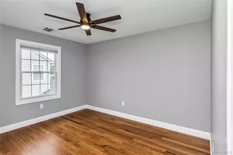 Bedroom - 17 Vera Ave, Plainview, NY 11803 photo 1 of 3