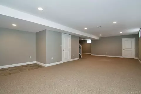 17 Vera Ave, Plainview, NY 11803 photo 15