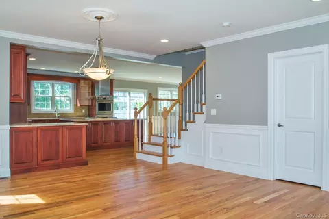 17 Vera Ave, Plainview, NY 11803 photo 3