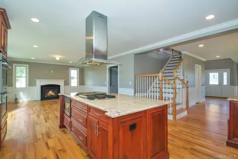 17 Vera Ave, Plainview, NY 11803 photo 6