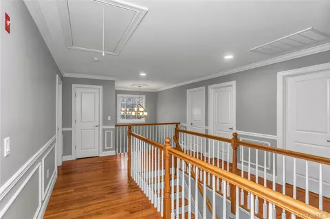 Entry Way - 17 Vera Ave, Plainview, NY 11803 photo 2 of 2