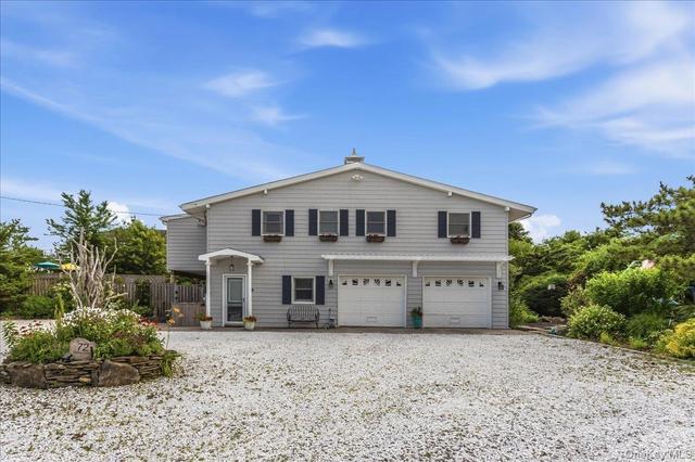 72 Circle Dr, Babylon, NY 11702