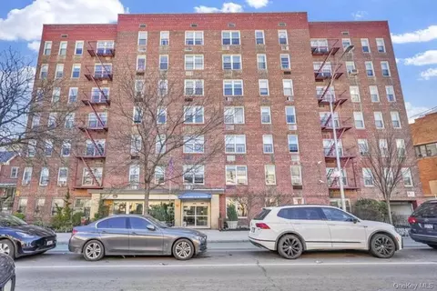 31-85 Crescent St #608, New York, NY 11106