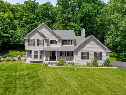 32 Robinson Ln, Wappinger, NY 12590