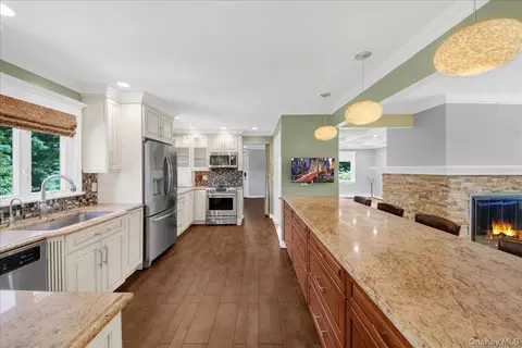 Kitchen - 236 Westlake Dr, Mount Pleasant, NY 10595 photo 2 of 3