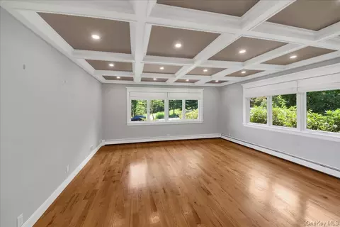 Living - 236 Westlake Dr, Mount Pleasant, NY 10595 photo 7 of 9