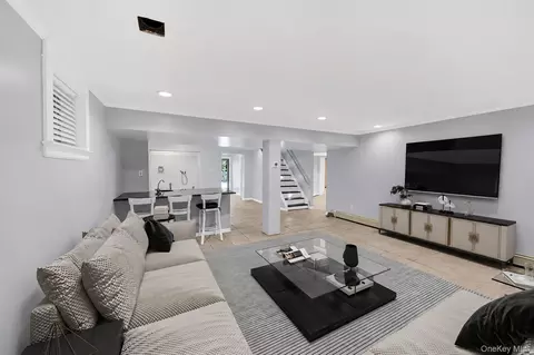 Living - 236 Westlake Dr, Mount Pleasant, NY 10595 photo 8 of 9