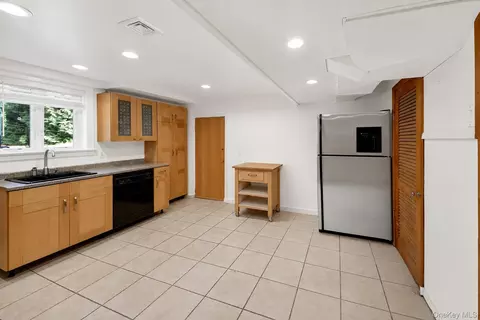Kitchen - 236 Westlake Dr, Mount Pleasant, NY 10595 photo 3 of 3