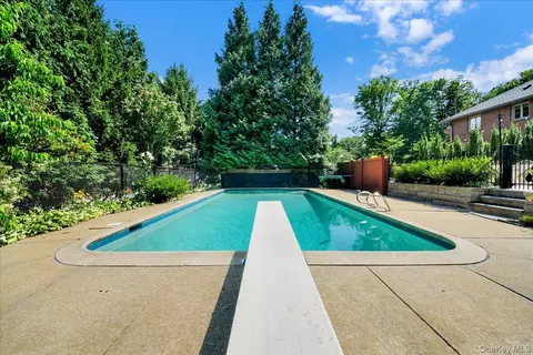Exterior - 236 Westlake Dr, Mount Pleasant, NY 10595 photo 4 of 7