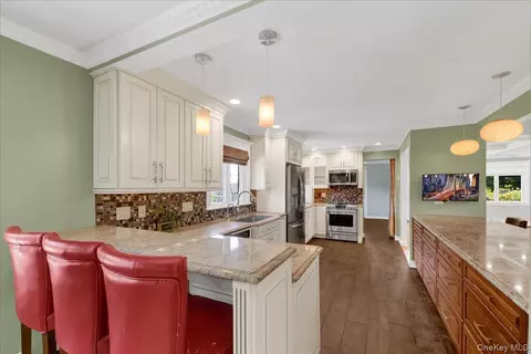 Kitchen - 236 Westlake Dr, Mount Pleasant, NY 10595 photo 1 of 3