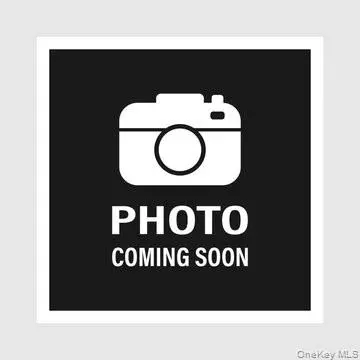 100 Garvies Point Rd #1024, Glen Cove, NY 11542