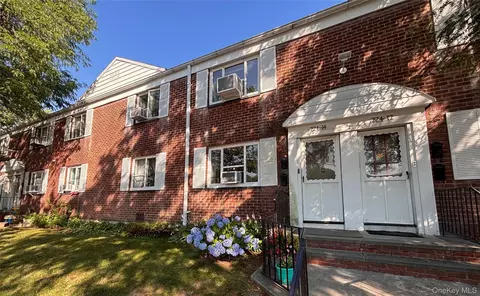 224-14 Hillside Ave #39-7, New York, NY 11427