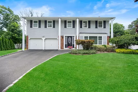 16 Bruce Dr, South Setauket, NY 11720