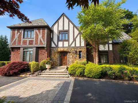 76 Wood Ln, Woodmere, NY 11598