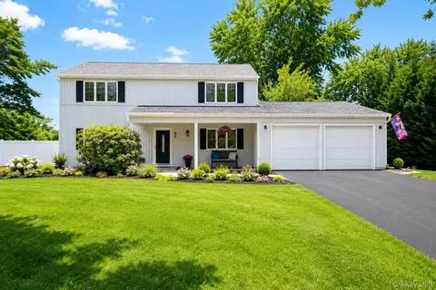 31 Marwood Pl, Stony Brook, NY 11790