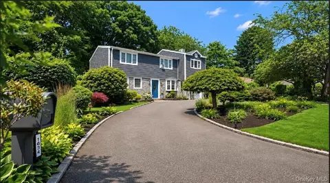 1634 N Gardiner Dr, Bay Shore, NY 11706
