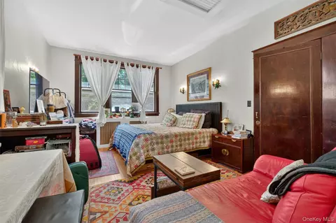 Bedroom - 96 Hooker Ave, Poughkeepsie, NY 12601 photo 1 of 7