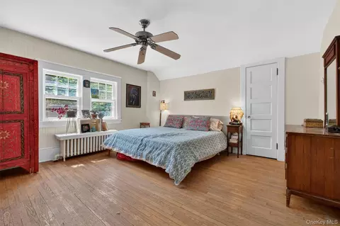 Bedroom - 96 Hooker Ave, Poughkeepsie, NY 12601 photo 5 of 7