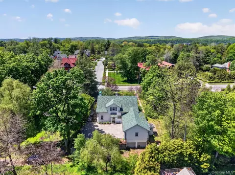 View/Area - 96 Hooker Ave, Poughkeepsie, NY 12601 photo 2 of 4