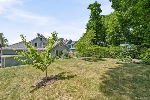 Exterior - 215 Walnut St, Peekskill, NY 10566 photo 5 of 6
