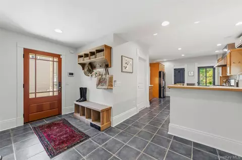 Entry Way - 215 Walnut St, Peekskill, NY 10566 photo 1 of 4