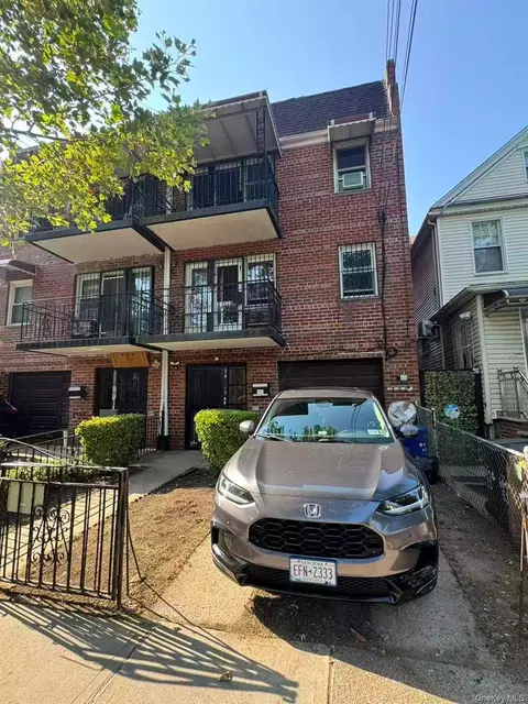 94-18 53rd Ave, Elmhurst, NY 11373
