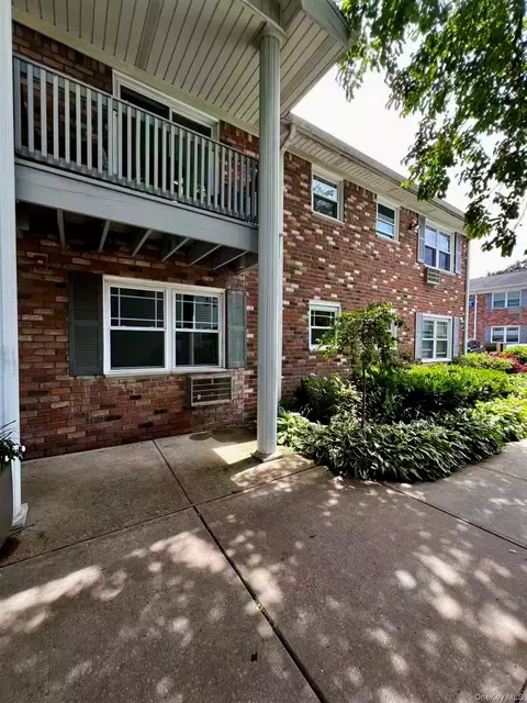 Exterior - 246 Fairharbor Dr #246, Patchogue, NY 11772 photo 2 of 5