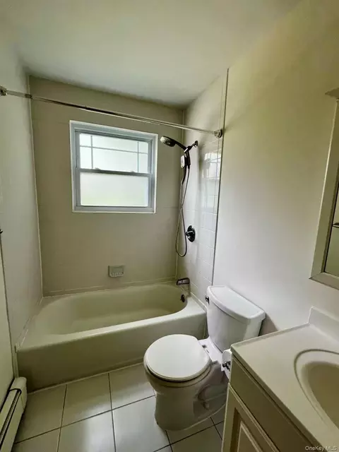 Bath - 246 Fairharbor Dr #246, Patchogue, NY 11772 photo 1 of 1