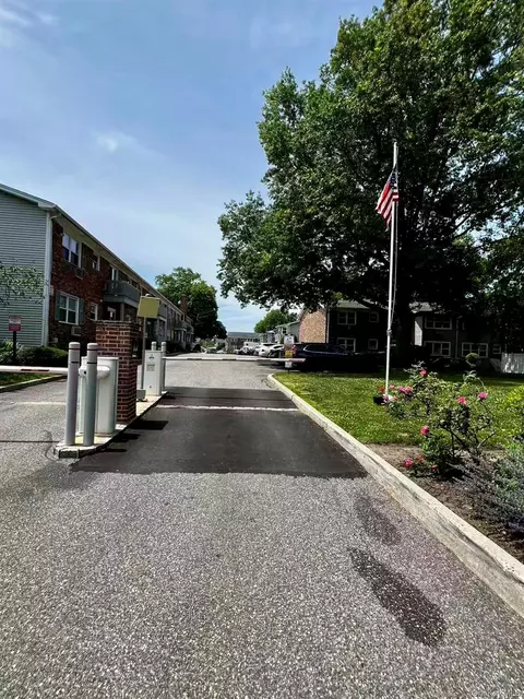Exterior - 246 Fairharbor Dr #246, Patchogue, NY 11772 photo 4 of 5