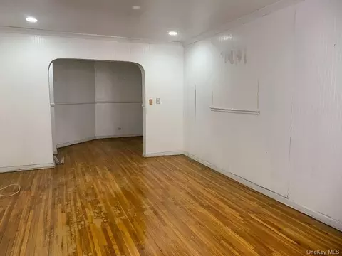 7610 34th Ave #2M, Jackson Heights, NY 11372