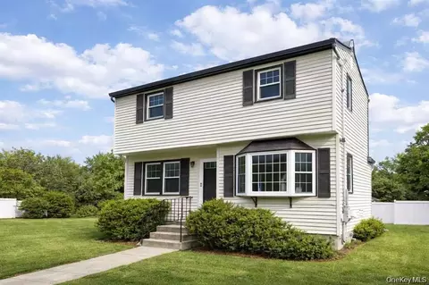 187 Horseblock Rd, Farmingville, NY 11738