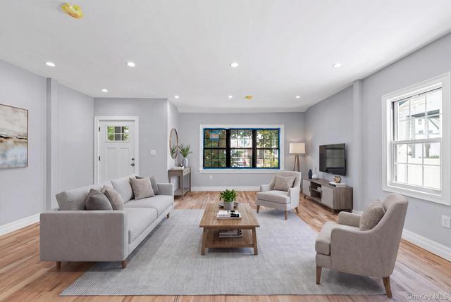 11308 208th St, New York, NY 11429