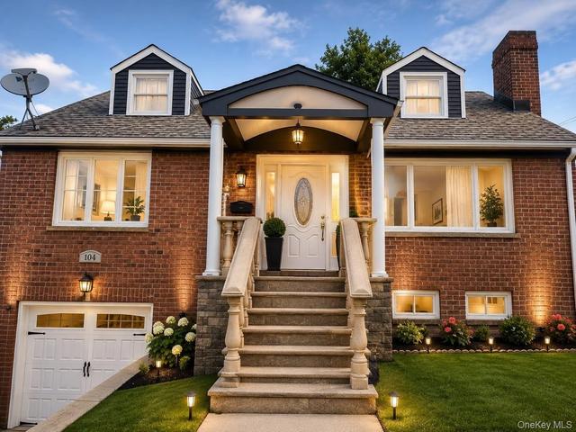 104 Hayward St, Yonkers, NY 10704
